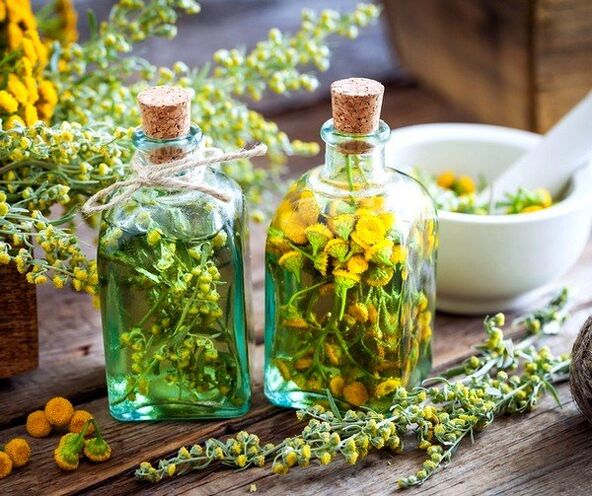 Βάμμα tansy για την αφαίρεση των σκουληκιών